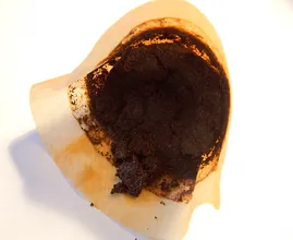 Schmeißt du Kaffeesatz immer in den Mülleimer? Dabei kannst du so viel damit anstellen!