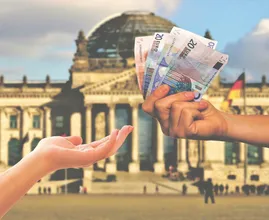 Om deze reden gaan lieve mensen minder verstandig met hun geld om
