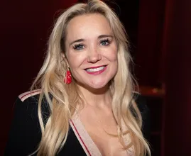 Sonja Bakker over laatste moment vader: ‘Iedereen stond in een kring om hem heen, dat wilde hij zo'