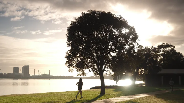 80-year-old woman does a 5K every day and hits 1,000 day streak