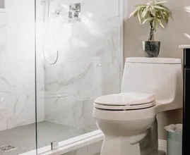 Idziesz do łazienki w nocy? Unikaj chodzenia z tymi wskazówkami