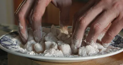 This is the reason why everyone pan-fries their chicken breast in flour! You will too after reading this!