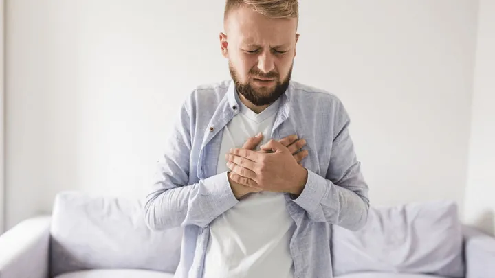 Affrontare il bruciore di stomaco: come prevenire il reflusso acido