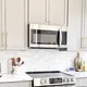 Find out: this is an easy way to clean your microwave