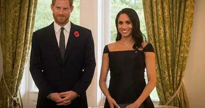 Dit hoge prijskaartje hangt aan de zwangerschapsgarderobe van Meghan Markle