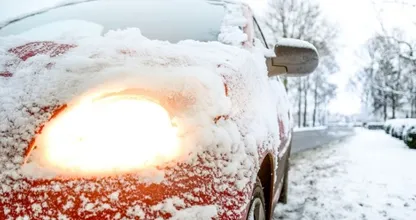 De vrieskou komt eraan: doe deze dingen dan nóóit met je auto!
