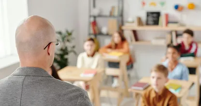 Er staan te weinig meesters voor de klas