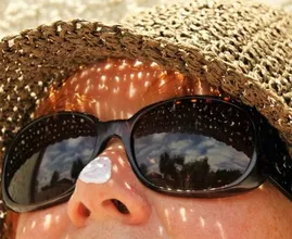 Diese 7 häufige Fehler machen Sonnencreme nutzlos!