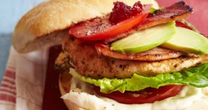 Dieser super leckere amerikanische Hühnchenburger schmeckt WIRKLICH lecker!