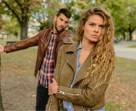 Dit is waarom je vaak in het weekend ruzie krijgt met je partner
