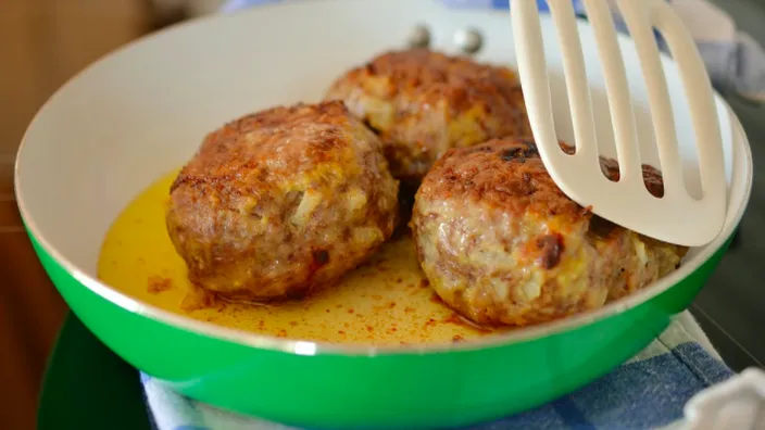 Mit dieser Zutat kreierst du die leckersten Frikadellen der Welt!