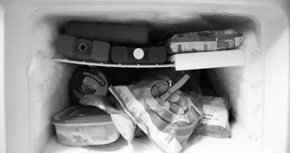 Dank Frischhaltefolie keine Eisschichten im Gefrierschrank mehr - ohne Abtauen!
