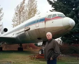 This old man turned an airplane into his home and the inside looks pretty special