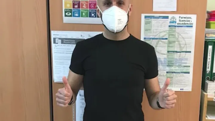 O garoto é suspenso da escola, mas um professor fez isso!