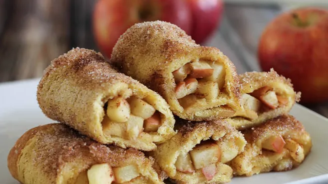 So machst du die leckersten Apfeltorte-Röllchen innerhalb von nur ein paar Minuten!
