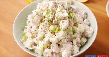 Rezept: erfrischender Hühnchen Apfel Salat.