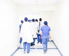 Veel ontevredenheid onder verpleegkundigen en verzorgenden over salaris
