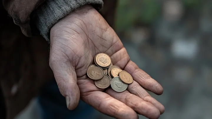 Schwangere Taxifahrerin hilft obdachlosem Mann ins Krankenhaus, am nächsten Morgen sieht sie ihn in den Nachrichten