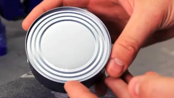 Vous pouvez facilement ouvrir toutes les boîtes de conserve, sans utiliser d'ouvre-boîtes !