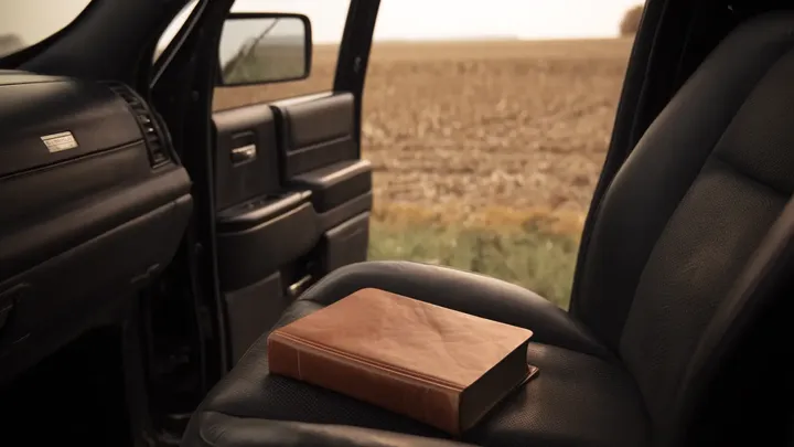 Farmer Finds Mysterious SUV on Property – The Discovery Left a Town Speechless