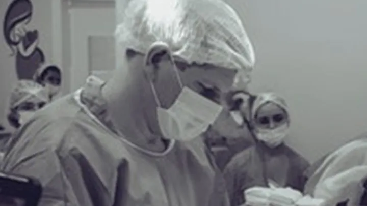 Woman wakes up after 7-week COVID-19 coma and discovers something spectacular
