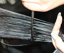Du überlegst deine Haare kurz zu schneiden? Finde mit diesem Test heraus, ob dir die Frisur steht!