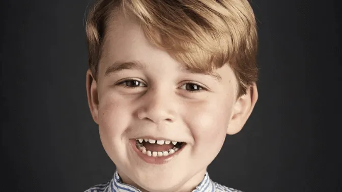 Zó ziet Prins George eruit als hij achttien jaar is! Wat een knapperd!