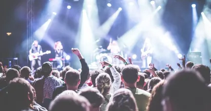 Politie waarschuwt: 'Koop nooit concerttickets via Facebook!'