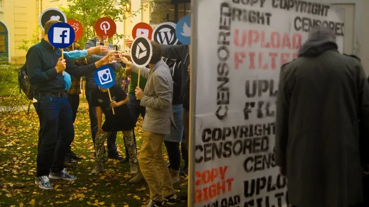 Neue EU-Urheberrechtsreform - werden bald alle Blogs, Preisvergleichsportale, Hilfeforen etc. aus dem Internet verbannt?