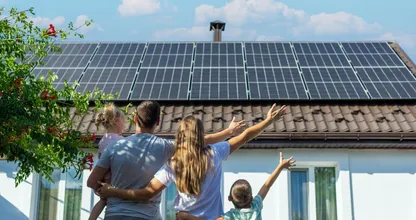 Je betaalt te veel voor je zorg én energie – deze 3 tips drukken je kosten in één klap omlaag