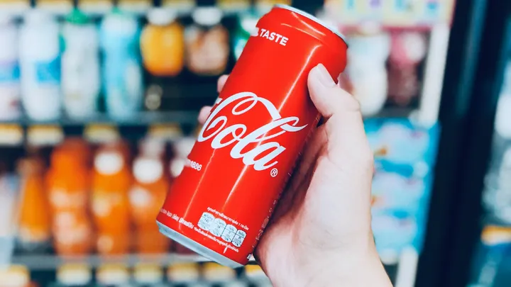 Descubre cuándo realmente no deberías beber un refresco
