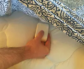 Colocar um sabonete debaixo dos lençóis antes de dormir? É por isso que você deve tentar