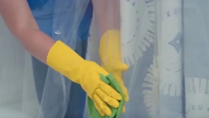 This is how you can very easily clean and maintain your shower curtain