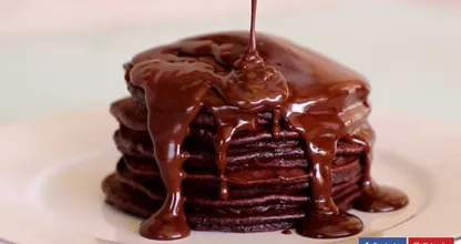 Rezept: Nutella-Pfannkuchen mit extra warmer Schokoladensoße.