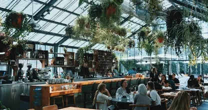 We gaan meer betalen voor een hapje en een drankje in de horeca