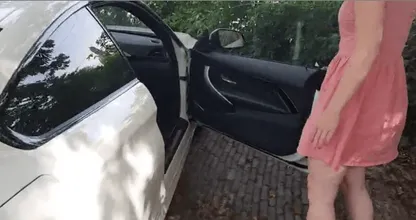 Met deze hele simpele truc laat je je bloedhete auto binnen enkele seconden afkoelen!