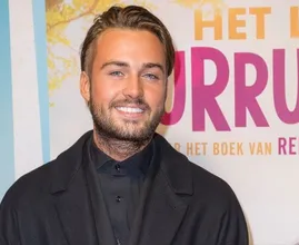 Lief: Dave Roelvink brengt bezoekje aan dakloze Jesse