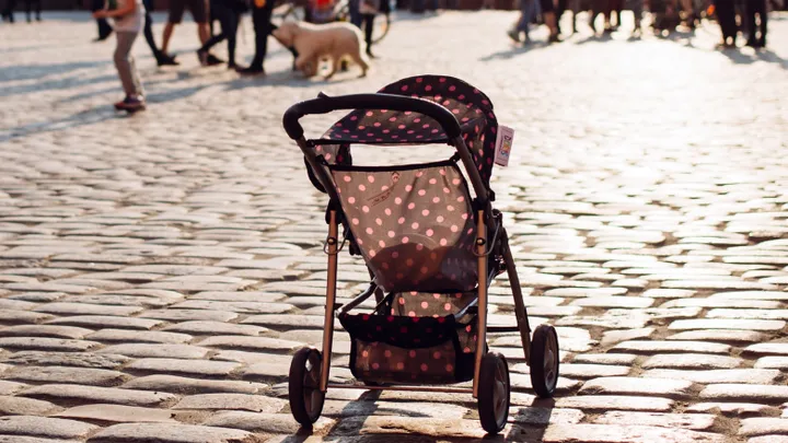 Une invention intéressante : la poussette autonome