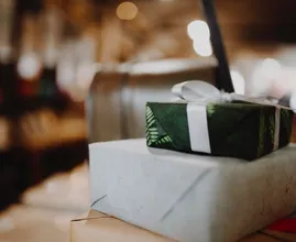 Op zoek naar een persoonlijk cadeau voor een man? Wij helpen je een handje