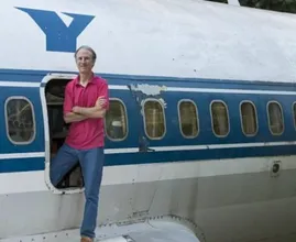 Man Converts Boeing 727 Into a Unique Home