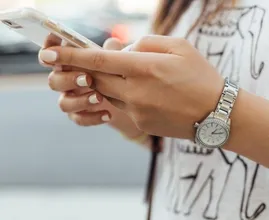 Beware! Your smartphone can quickly overheat in a hot climate