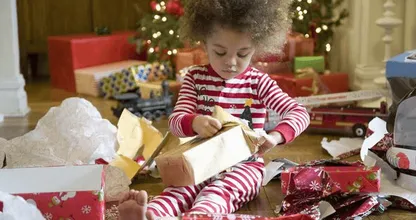 Dít is het aantal kerst- of sinterklaascadeautjes dat je het beste aan kinderen kunt geven