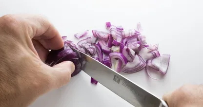 With this trick onions will (almost) never go bad