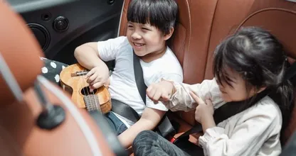 Lange autorit voor de boeg? Zo vermaak je je kinderen