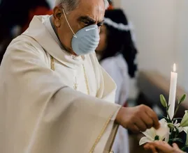 Kabinet is duidelijk: geen mondkapjesplicht in kerk