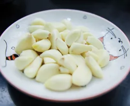 Leftover Garlic Clove? This Is How You Grow Your Own Garlic 