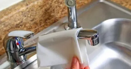 See what happens when he rubs a tap with a sheet of baking paper!