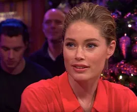 Doutzen Kroes doet boekje open over songfestival: 'Er is gebeld'
