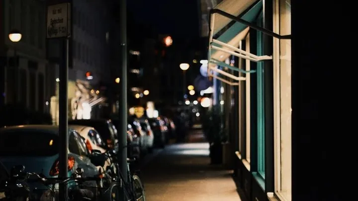 Niet vergeten: vanaf vandaag gaat de avondklok één uur later in  