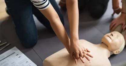 Artsen stellen: ‘Deze levensreddende handelingen moet iedereen kunnen verrichten’